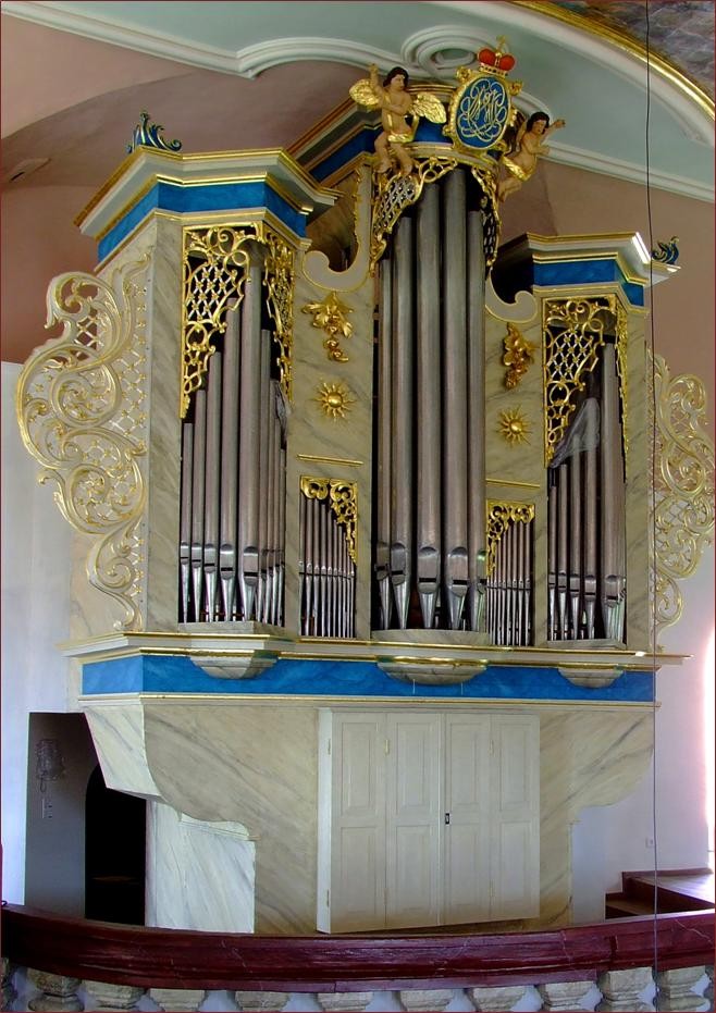 Orgel auf der 2. Empore von 1725